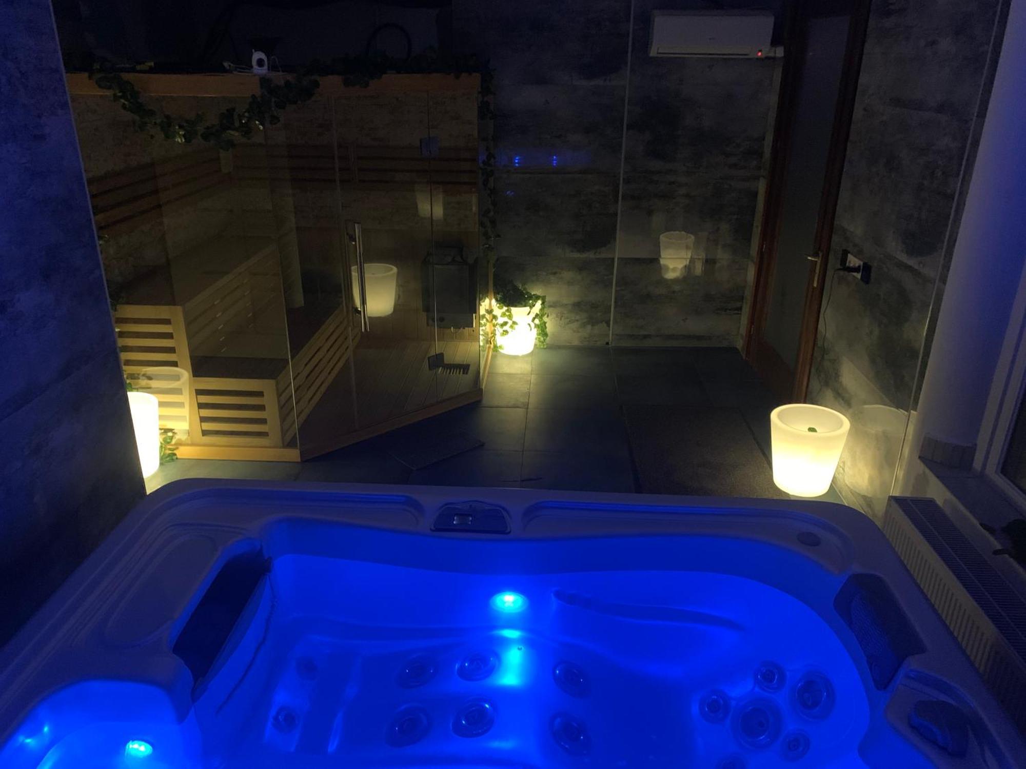 Varfal Wellness Panzio ペーチ エクステリア 写真