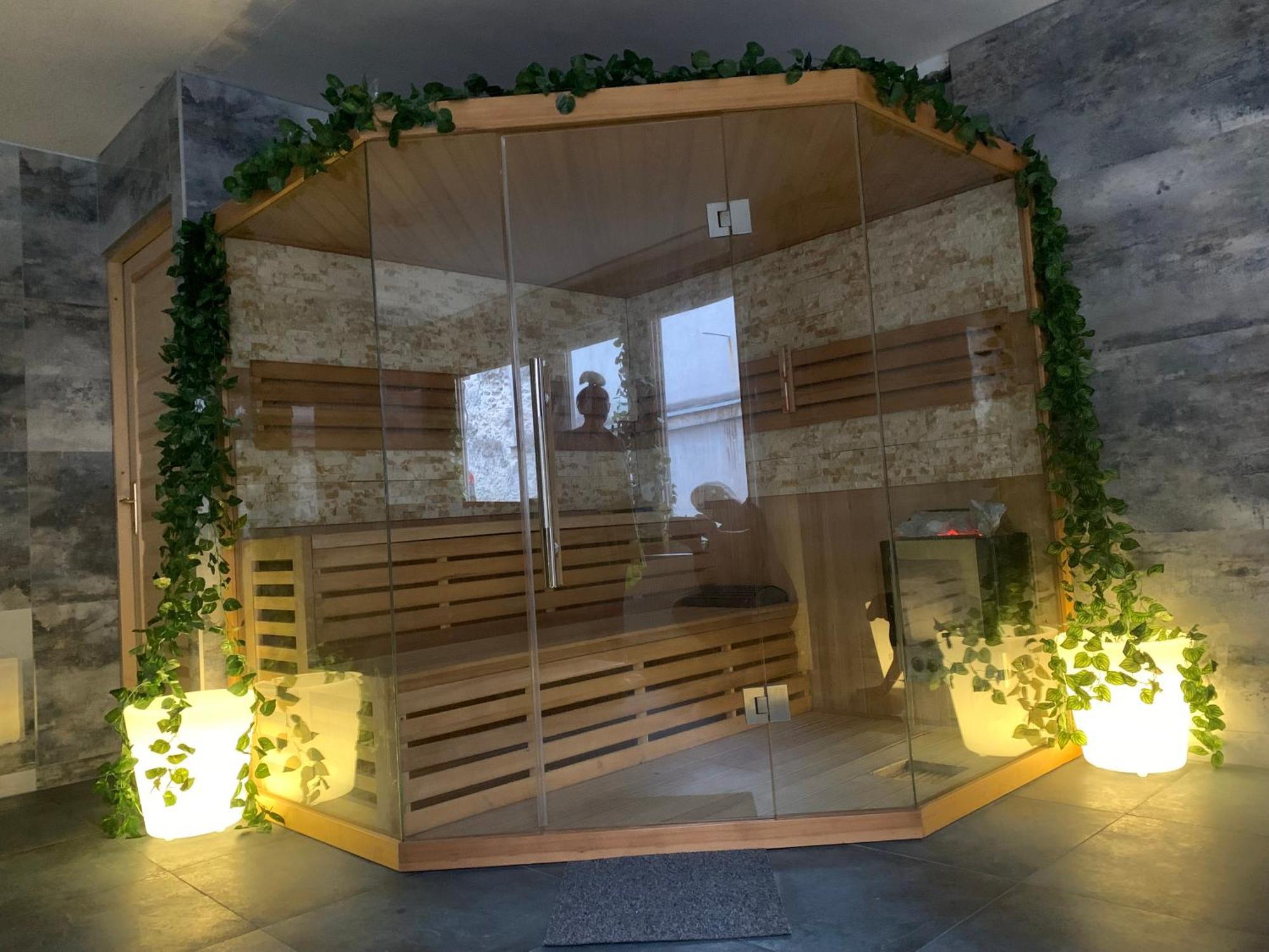 Varfal Wellness Panzio ペーチ エクステリア 写真